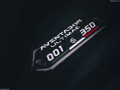 Lamborghini Aventador LP780-4 Ultimae 2022 Mouse Pad 1505925