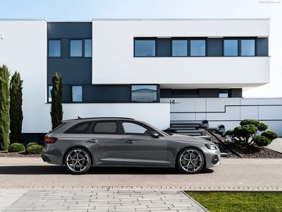 Audi RS4 Avant competition plus 2023 puzzle 1511125