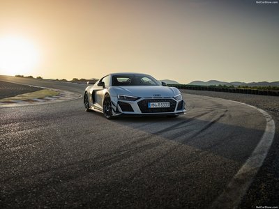 Audi R8 Coupe V10 GT RWD 2023 Mouse Pad 1532333
