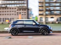 Mini Cooper S 3-door Resolute Edition (2022 Poster 1537017