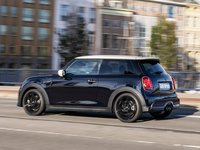 Mini Cooper S 3-door Resolute Edition (2022 Mouse Pad 1537041