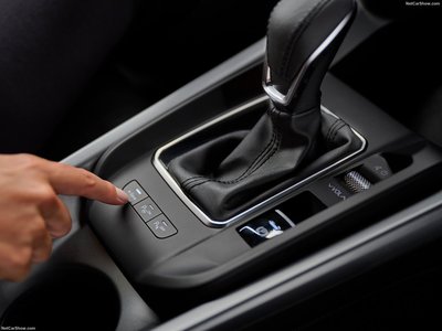 Alfa Romeo Tonale Plug-In Hybrid Q4 2023 mouse pad