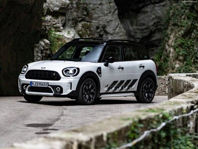 Mini Countryman Cooper SE ALL4 Untamed Edition 2023 magic mug #1537401