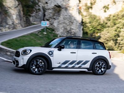 Mini Countryman Cooper SE ALL4 Untamed Edition 2023 puzzle 1537422