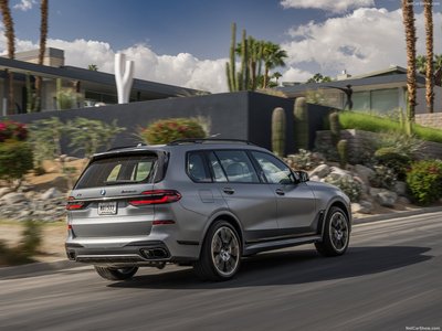 BMW X7 M60i [US] 2023 magic mug #1537618