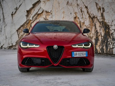 Alfa Romeo Giulia 2023 Poster 1542997