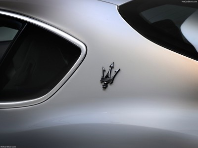 Maserati GranTurismo 2023 Mouse Pad 1544271