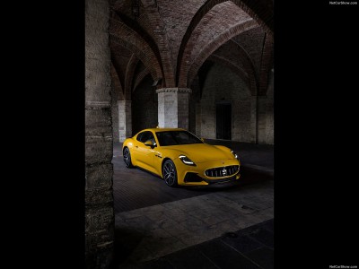 Maserati GranTurismo 2023 Poster 1544290
