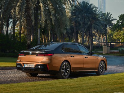 BMW i7 M70 xDrive 2024 Poster 1548457