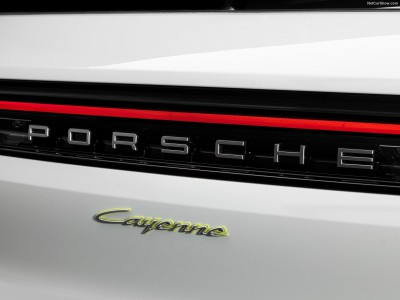 Porsche Cayenne 2024 Mouse Pad 1550216