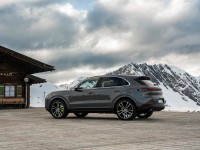 Porsche Cayenne E-Hybrid 2024 Poster 1552887