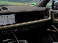 Porsche Cayenne E-Hybrid 2024 Poster 1552925