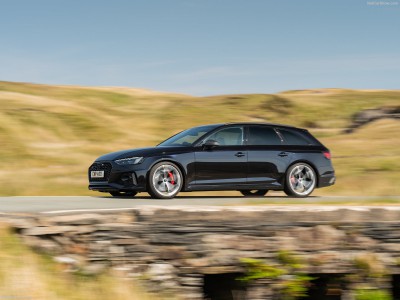 Audi RS4 Avant competition [UK] 2023 mouse pad