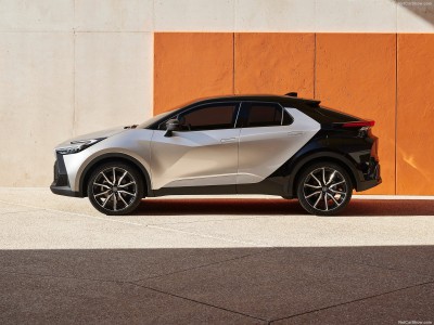 Toyota C-HR 2024 Poster 1558339