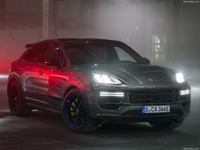 Porsche Cayenne Turbo E-Hybrid Coupe with GT Package 2024 t-shirt
