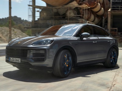 Porsche Cayenne Turbo E-Hybrid Coupe with GT Package 2024 mug