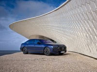 BMW i7 M70 xDrive 2024 Poster 1567461