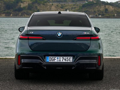 BMW i7 M70 xDrive 2024 tote bag #1567601