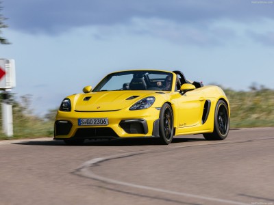 Porsche 718 Spyder RS Racing Yellow 2024 poster