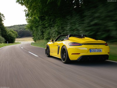 Porsche 718 Spyder RS Racing Yellow 2024 Poster 1569148