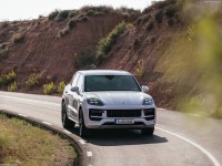 Porsche Cayenne Turbo E-Hybrid 2024 Poster 1569276