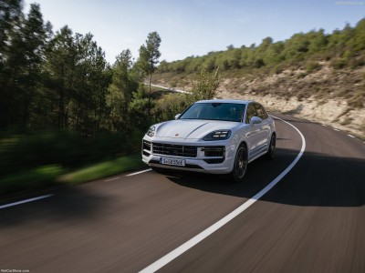 Porsche Cayenne Turbo E-Hybrid 2024 mug #1569282