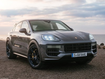 Porsche Cayenne Turbo E-Hybrid Coupe with GT Package 2024 stickers 1569391
