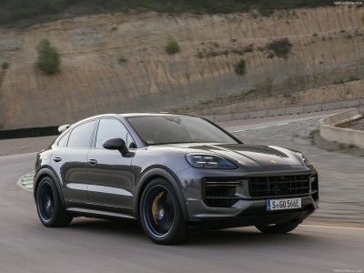 Porsche Cayenne Turbo E-Hybrid Coupe with GT Package 2024 stickers 1569399