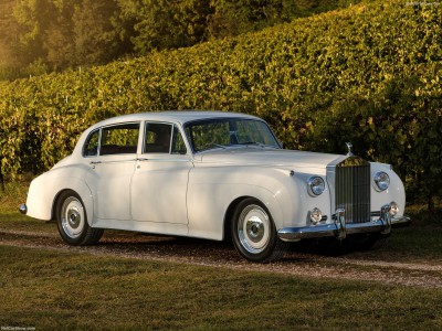 Rolls-Royce Silver Cloud II Paramount by Ringbrothers 1961 pillow