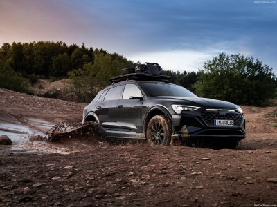 Audi Q8 e-tron Dakar Edition 2024 hoodie