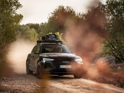Audi Q8 e-tron Dakar Edition 2024 tote bag