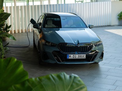 BMW i5 Touring 2025 Poster 1575228