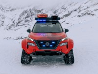 Nissan X-Trail Mountain Rescue Concept 2024 hoodie #1576083