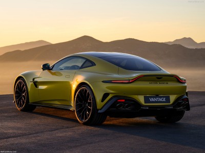 Aston Martin Vantage 2025 poster