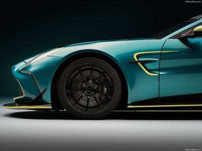 Aston Martin Vantage GT4 2024 Poster 1576725