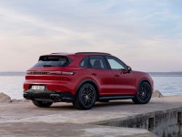 Porsche Cayenne GTS 2024 Longsleeve T-shirt #1582439