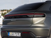 Porsche Macan 2025 Longsleeve T-shirt #1582519