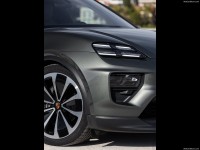 Porsche Macan 2025 Longsleeve T-shirt #1582536