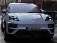 Porsche Macan Turbo 2025 Mouse Pad 1582545