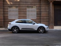 Porsche Macan Turbo 2025 Poster 1582562
