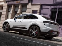 Porsche Macan Turbo 2025 Longsleeve T-shirt #1582567