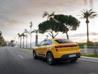 Porsche Macan Turbo 2025 Longsleeve T-shirt #1582577