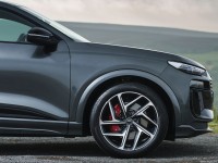 Audi SQ6 Sportback e-tron [UK] 2025 mug #1615238