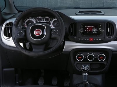 Fiat 500L Beats Edition 2014 mouse pad