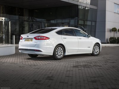 Ford Mondeo Hybrid 2015 mouse pad