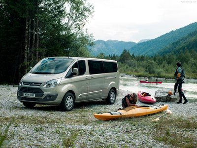 Ford Tourneo Custom 2013 poster