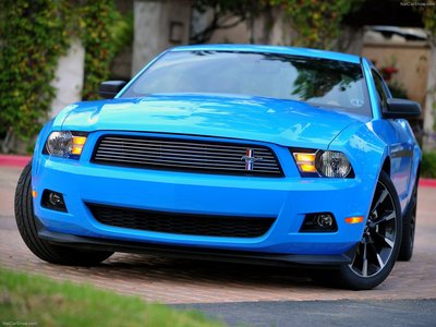 Ford Mustang V6 2011 calendar