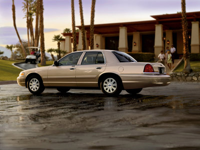 Ford Crown Victoria 2006 canvas poster