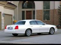 Lincoln Town Car Cartier 2003 puzzle 36142