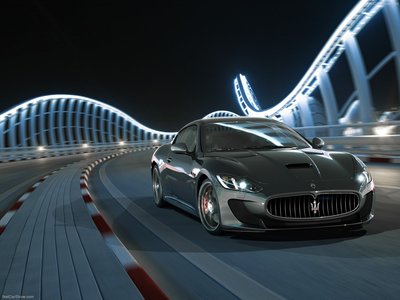Maserati GranTurismo MC Stradale 2014 tote bag